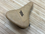 Title JS1 Sattel Light Brown / hellbraun