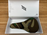 Title JS1 Sattel Camo