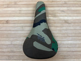 Title JS1 Sattel Camo