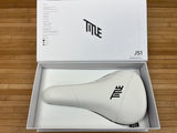 Title JS1 Sattel White / weiß