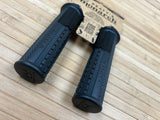 Peaty's Monarch Grip Knurl Thick Black Griffe schwarz