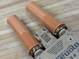 Peaty's Monarch Grip Mushroom Thin Griffe Gum braun