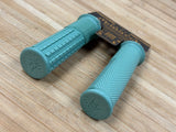 Peaty's Monarch Pro Grip Knurl Thick Griffe grün