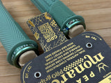 Peaty's Monarch Pro Grip Knurl Thick Griffe grün