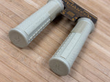Peaty's Monarch Pro Grip Knurl Thick Griffe sage hellgrün