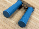Peaty's Monarch Pro Grip Knurl Thin Griffe blau