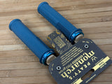 Peaty's Monarch Pro Grip Knurl Thin Griffe blau