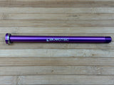 Burgtec Giant 183,5mm Rear Axle / Achse lila