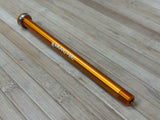 Burgtec Giant 183,5mm Rear Axle / Achse orange