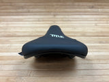 Title JS1 Sattel schwarz