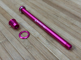 Burgtec Giant 169,5mm Rear Axle / Achse pink