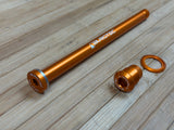 Burgtec Giant 169,5mm Rear Axle / Achse orange
